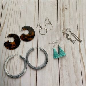 Bundle of 5 pairs of earrings
